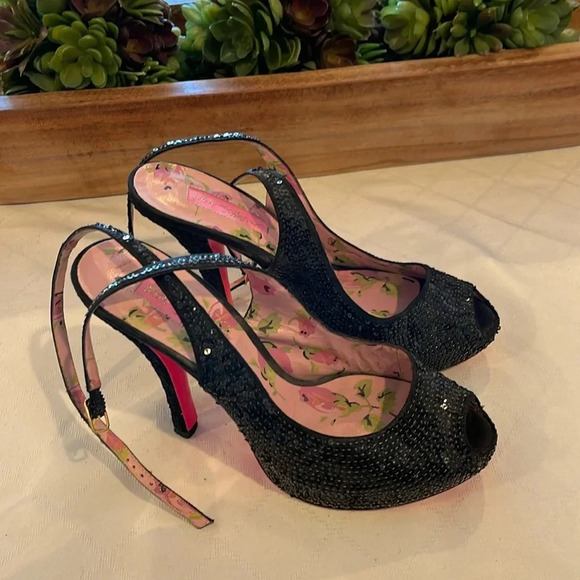 Betsey Johnson sequined‎ heels stilettos peep toe black size 7 lace heel shoes - Picture 1 of 7